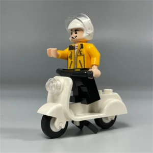 Minifigure – Food delivery guy with White scooter Moped (LEGO Alternative) Minifigure – Food delivery guy with White scooter Moped (LEGO Alternative)