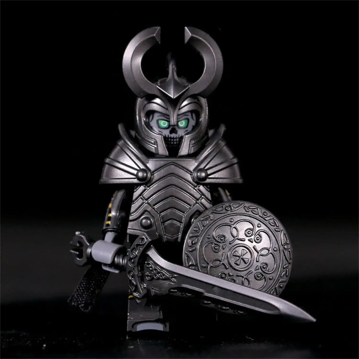 Minifigure Asgardian warrior or guard black LEGO Alternative 4 Minifigure Asgardian warrior or guard black LEGO Alternative