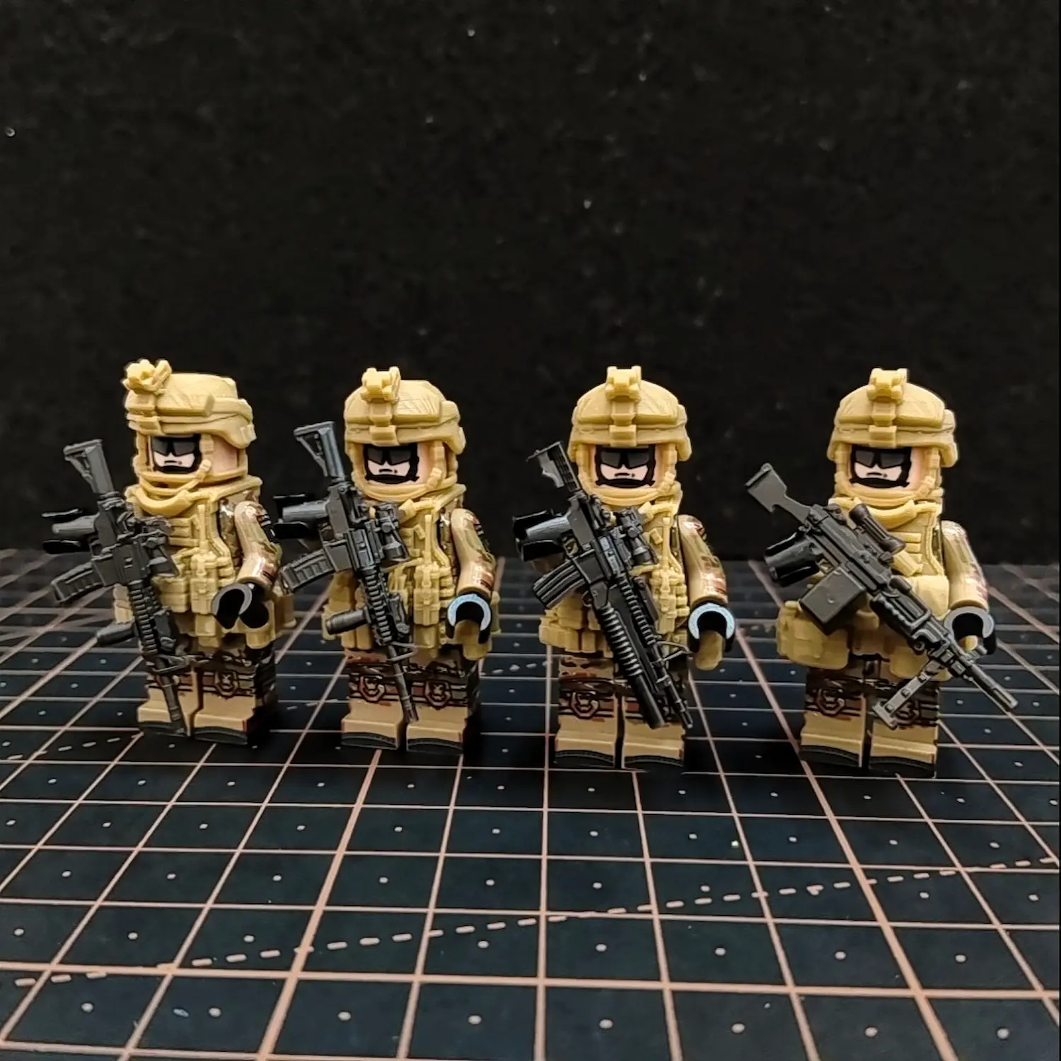 Minifigure - military fire team (LEGO Alternative) Minifigure - military fire team (LEGO Alternative)