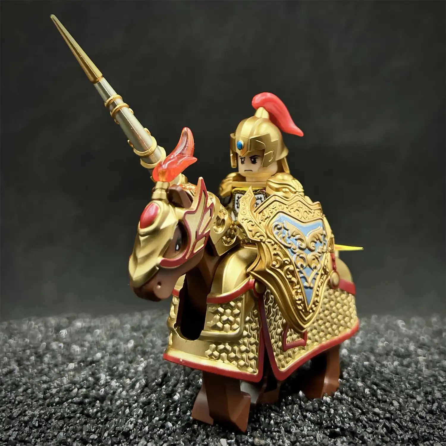 Minifigure mounted knight and warhorse LEGO Alternative 2 Minifigure mounted knight and warhorse LEGO Alternative