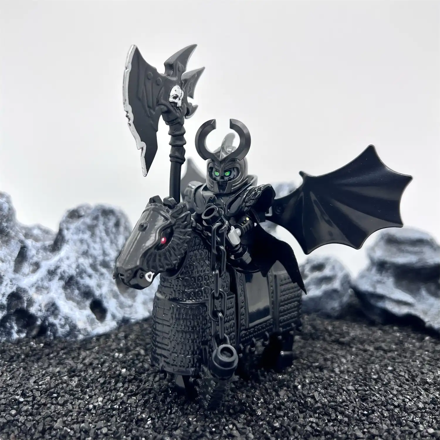 Minifigure – Dark Knight Chaos Warrior Death Knight Demon and steed warhorse (LEGO Alternative) Minifigure – Dark Knight Chaos Warrior Death Knight Demon and steed warhorse (LEGO Alternative)