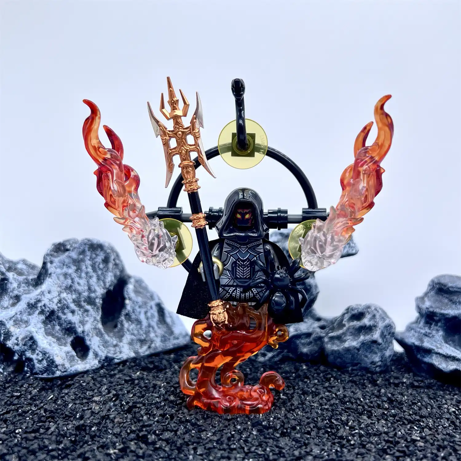Minifigure – Flame Demon War God equipped with a Golden Spear (LEGO Alternative) Minifigure – Flame Demon War God equipped with a Golden Spear (LEGO Alternative)