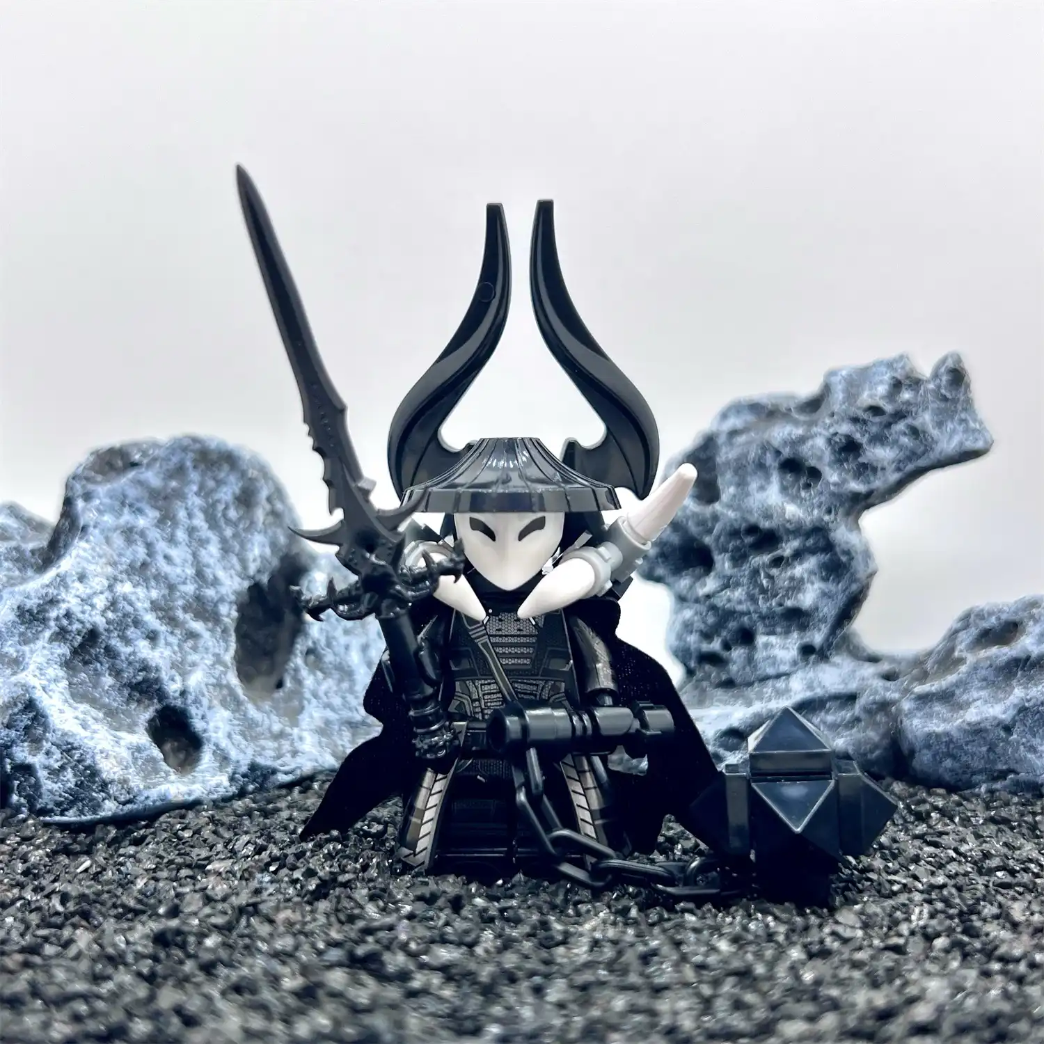 Minifigure – Ghost Faced Swordsman (LEGO Alternative) Minifigure – Ghost Faced Swordsman (LEGO Alternative)