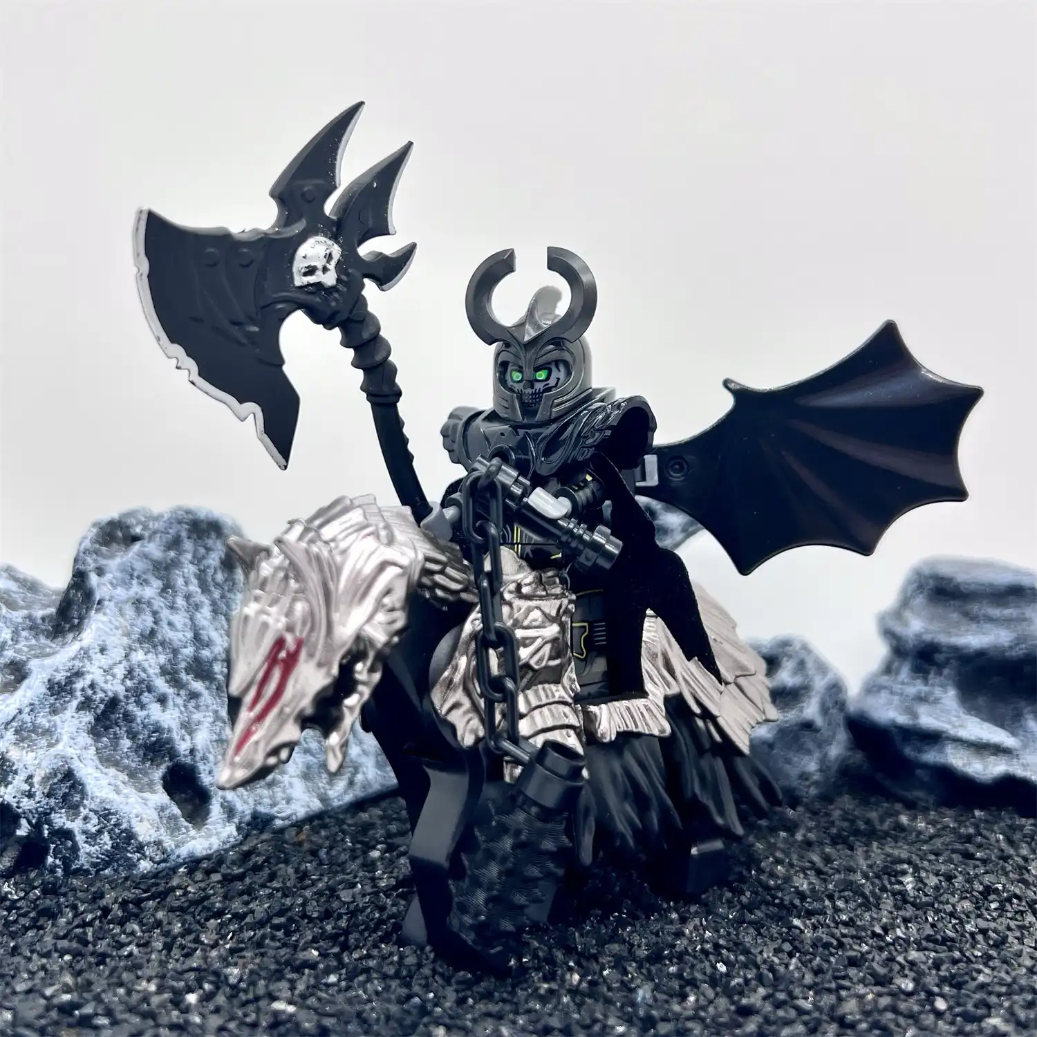 Minifigure – Giant Winged Shadow Berserker Demon and Wolf Headed Warhorse (LEGO Alternative) Minifigure – Giant Winged Shadow Berserker Demon and Wolf Headed Warhorse (LEGO Alternative)