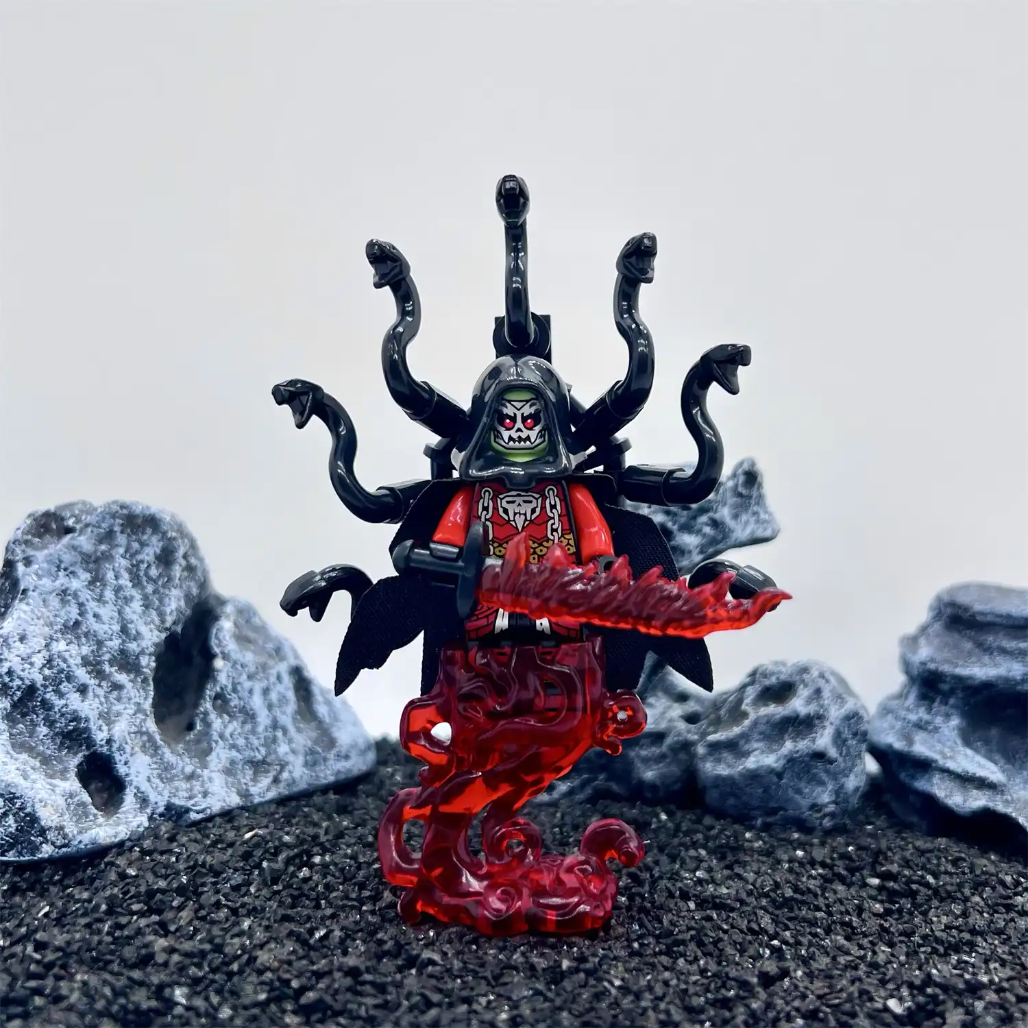 Minifigure – Skeleton Snake Demon equipped with red flame sword (LEGO Alternative) Minifigure – Skeleton Snake Demon equipped with red flame sword (LEGO Alternative)