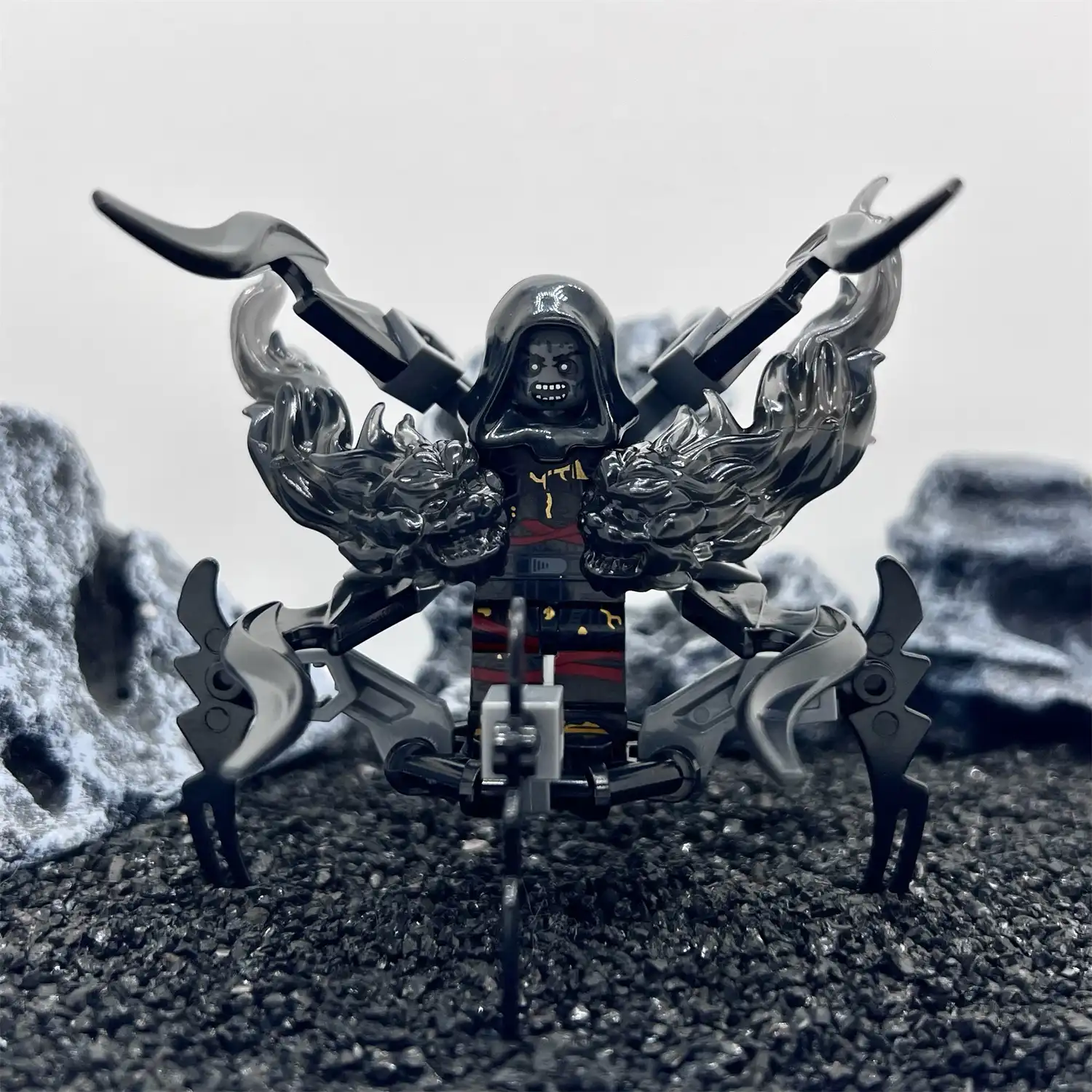 Minifigure – demon fiend with arachnid or insectoid features (LEGO Alternative)