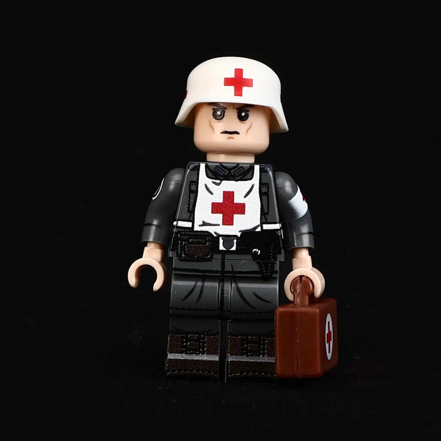 Minifigure - German combat medic (Sanitäter) World War II (LEGO Compatible) Minifigure - German combat medic (Sanitäter) World War II (LEGO Compatible)