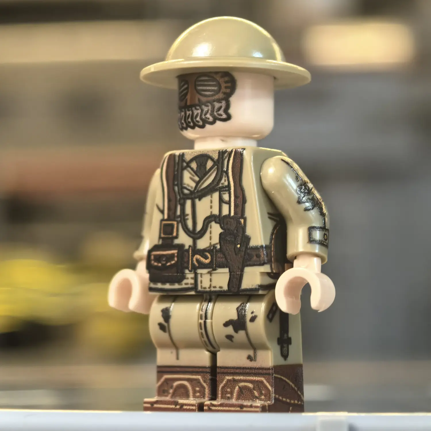 Minifigure - British Tank Corps Crewman (with Splatter Mask) WWI (LEGO Compatible) 2 Minifigure - British Tank Corps Crewman (with Splatter Mask) WWI (LEGO Compatible)