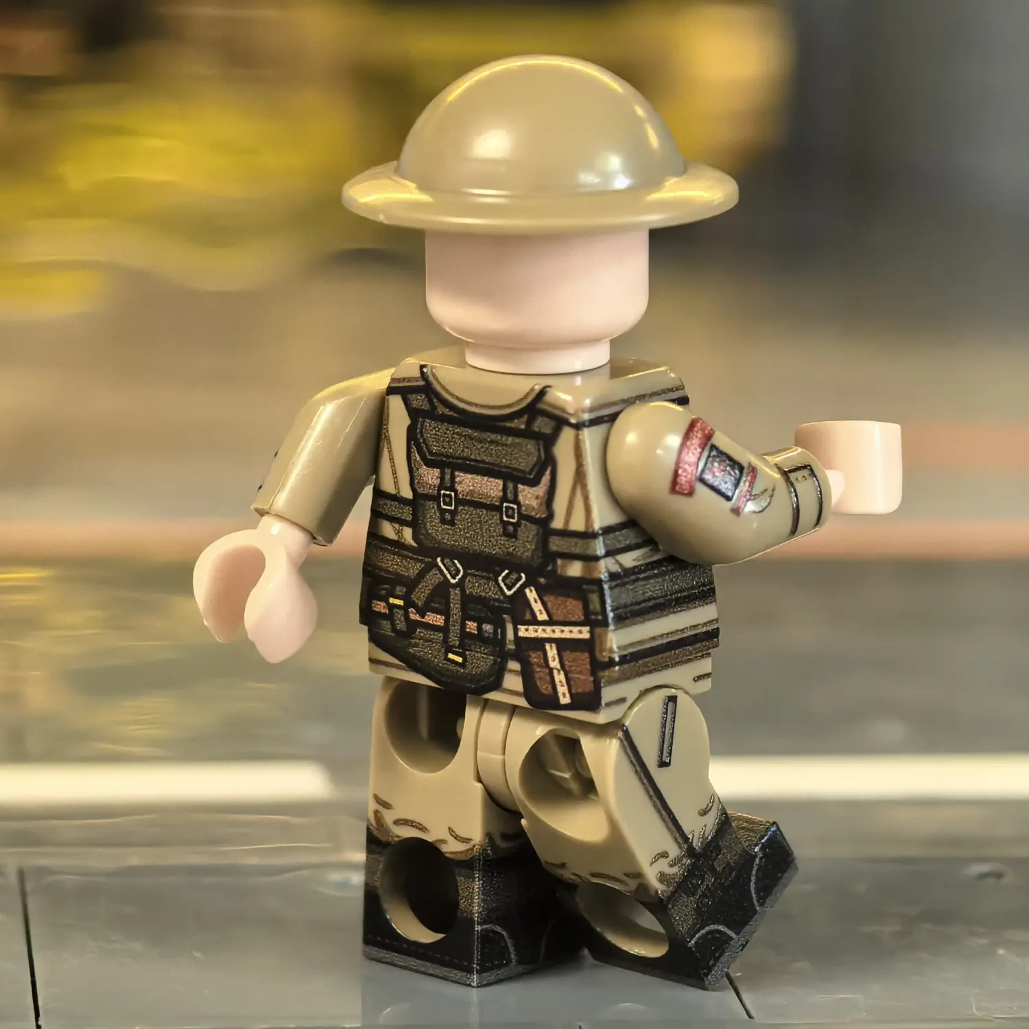 the back of the Minifigure - British Army Infantryman (The Tommy – Pattern 37 Battle Dress) WWII (LEGO Compatible)