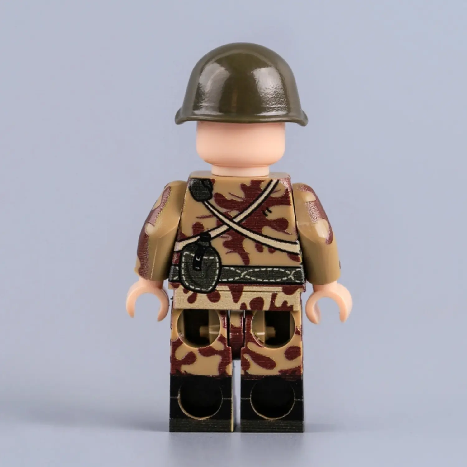 the back of the Minifigure – Soviet Red Army Assault Engineer WWII (LEGO Compatible) the back of the Minifigure – Soviet Red Army Assault Engineer WWII (LEGO Compatible)