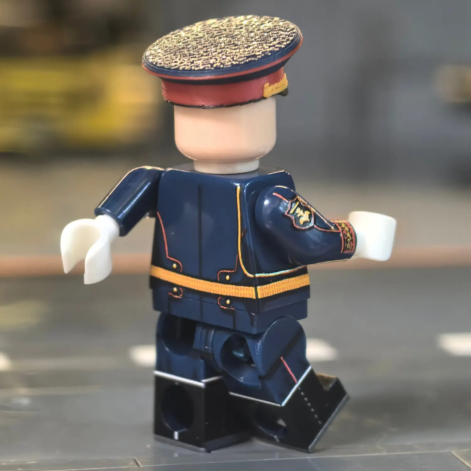 the back of the Minifigure – Russian Honor Guard Soldier (154th Preobrazhensky Regiment) (LEGO Compatable)